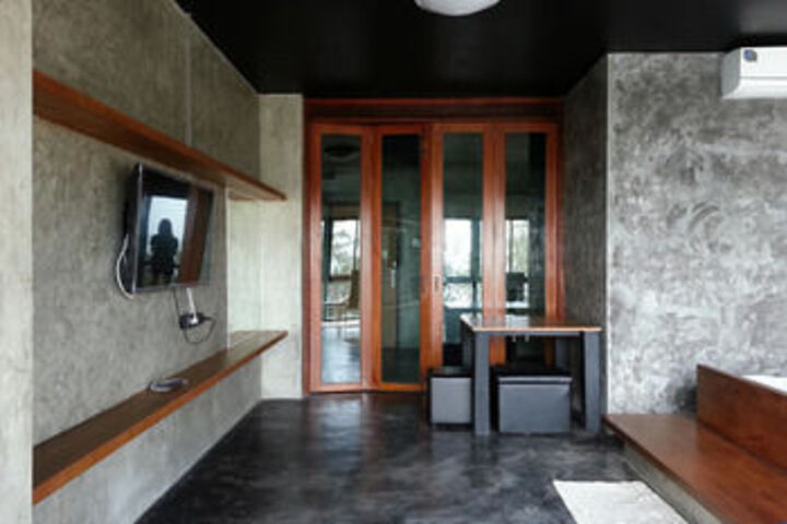Room 28 of 38
