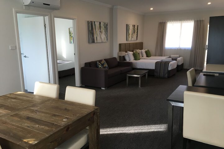 Room 15 of 68