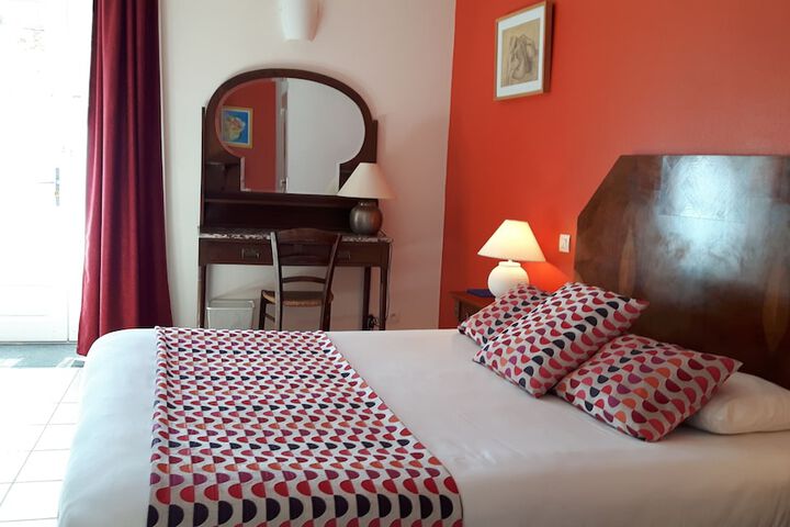 Room 33 of 57