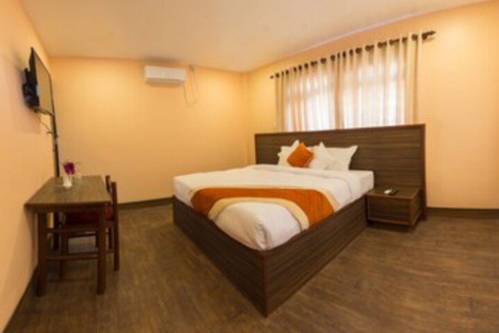Room 5 of 19