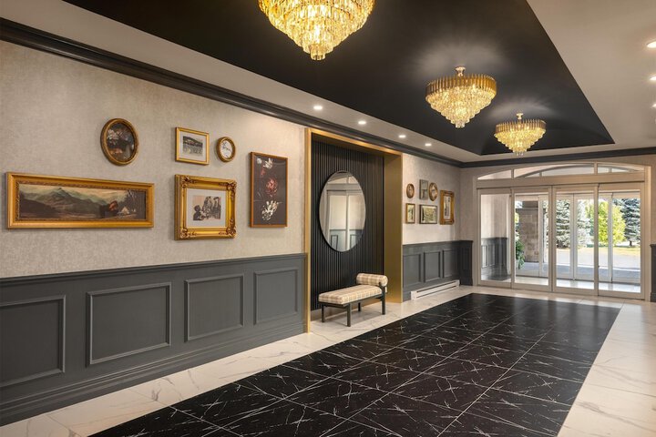 Entrance & Lobby