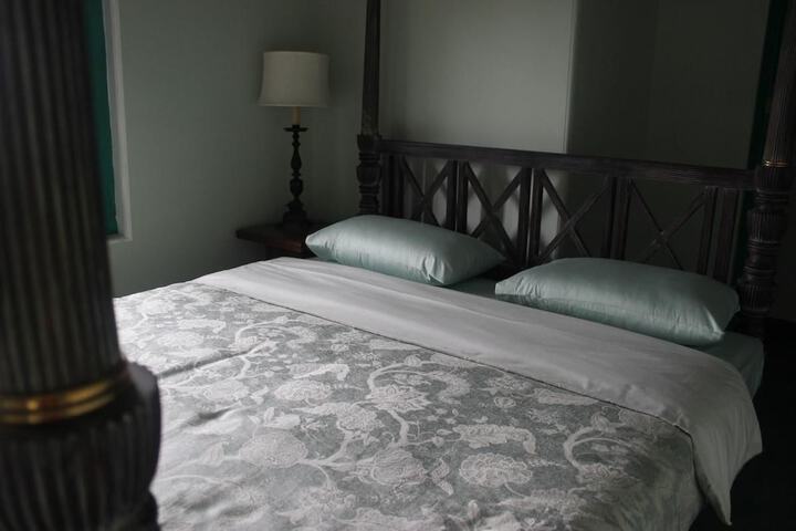 Room 6 of 19