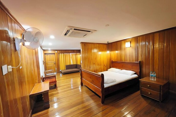 Room 28 of 181