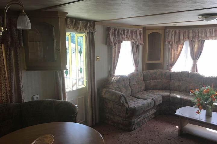 Room 14 of 28
