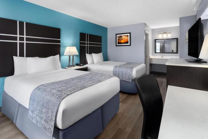 Double Accessible King Size Bed (4 of 11)