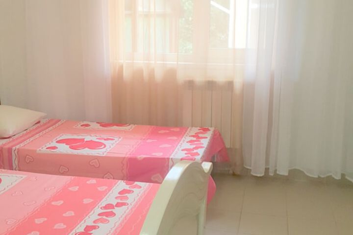 Room 6 of 48
