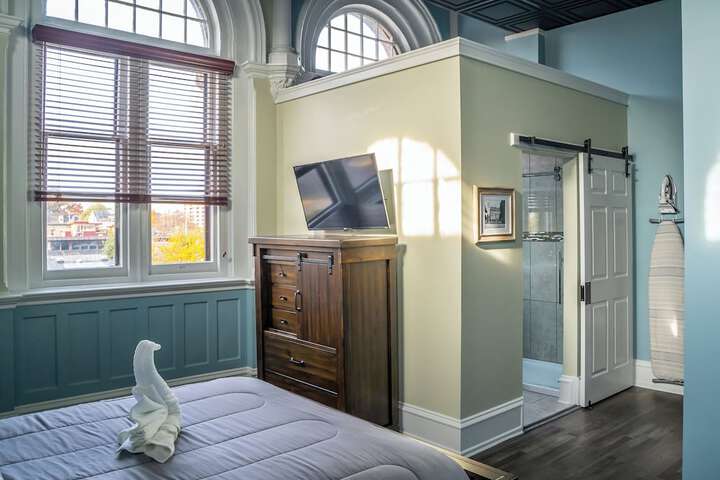 Room 90 of 212