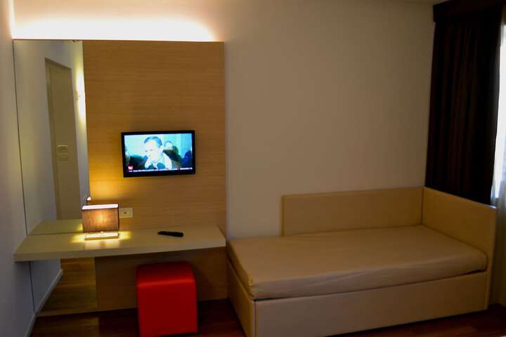 Room 21 of 39