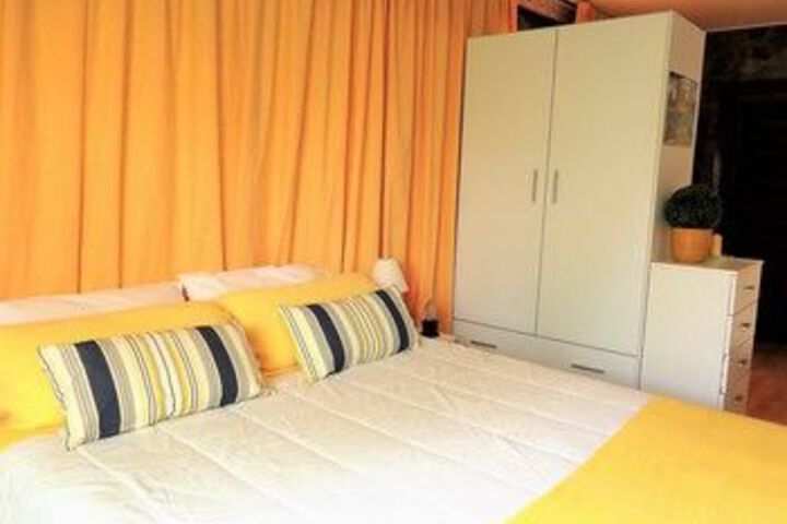 Room 8 of 24