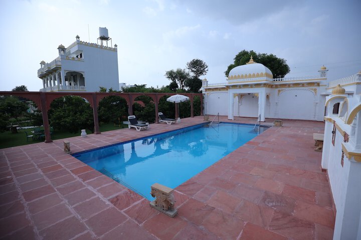 Pool 37 of 70
