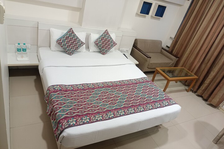 Room 8 of 54