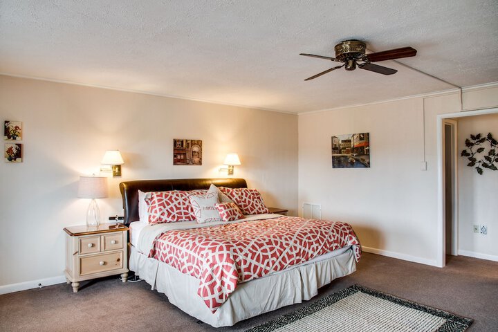 Room 51 of 243
