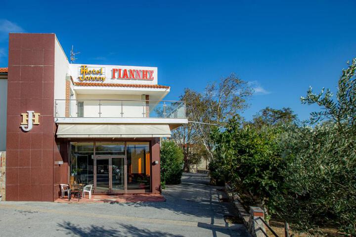 Giannis Hotel