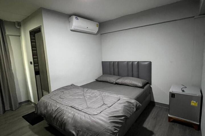Room 2 of 38