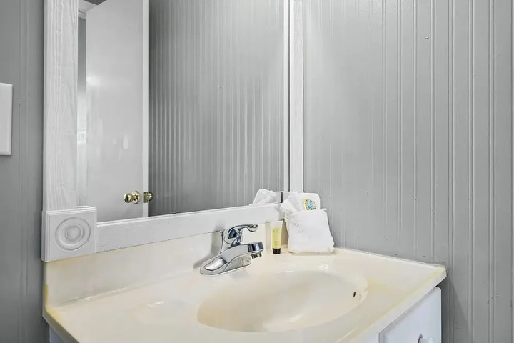 Room 8 of 26