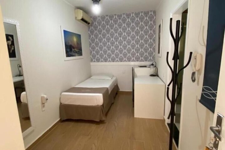 Room 16 of 35