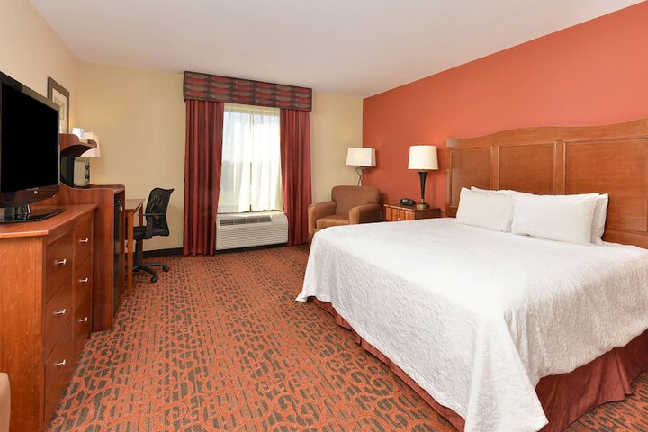 1 King Bed (9 of 18)