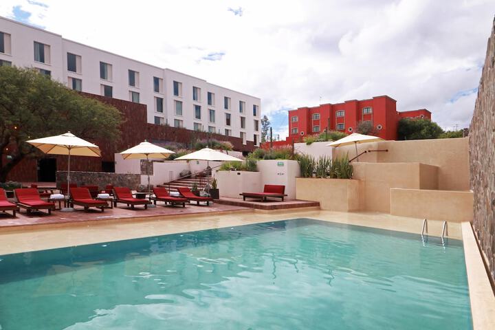 Pool 66 of 137