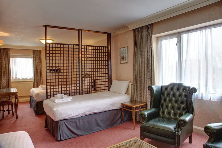 Room 8 of 70