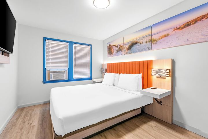 Room 2 of 30