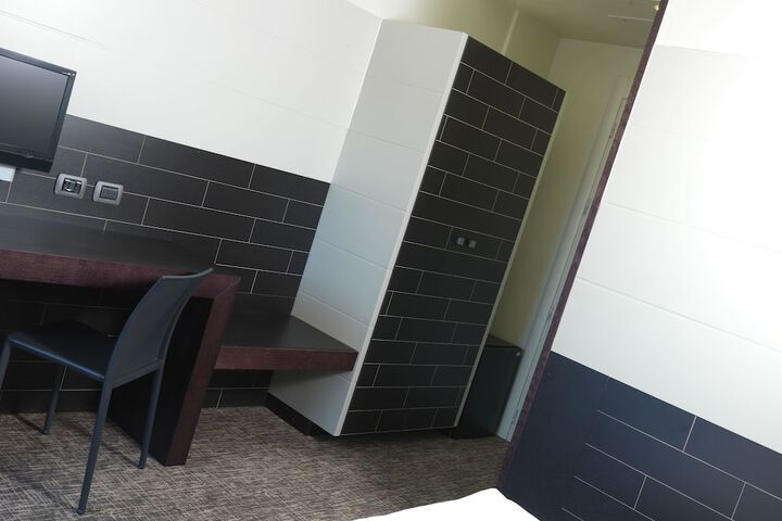Room 19 of 43