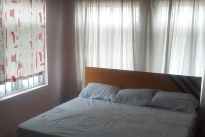 Room 7 of 8