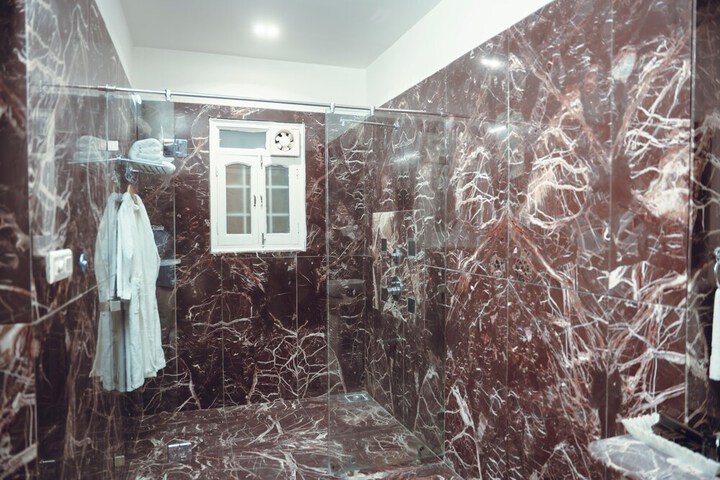 Room 41 of 74