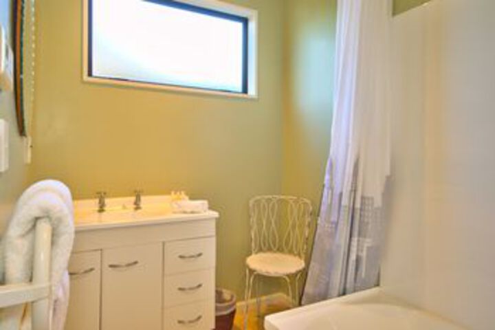 Room 4 of 30