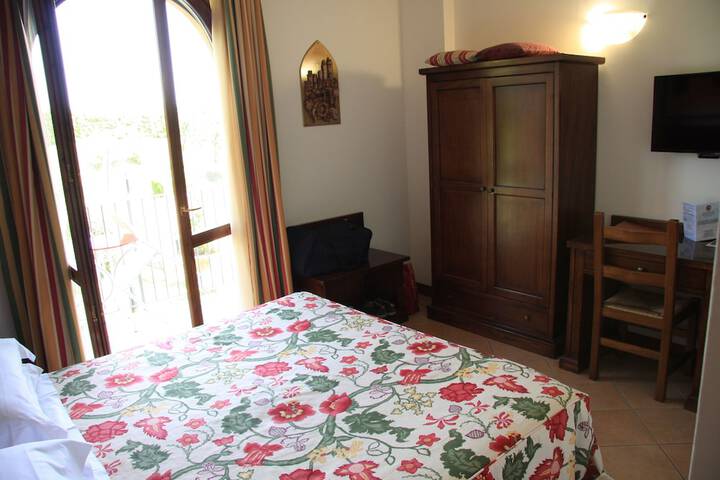 Room 7 of 75