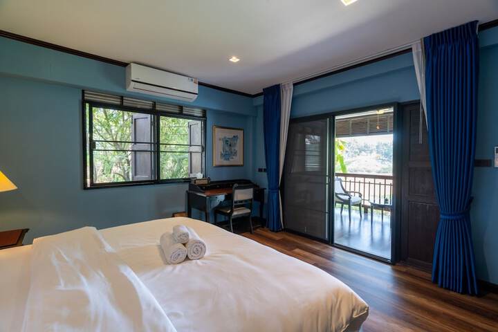 Room 9 of 34