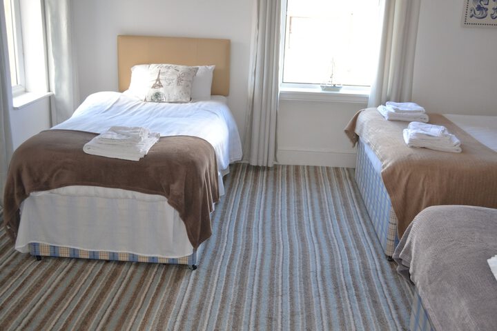 Room 27 of 124