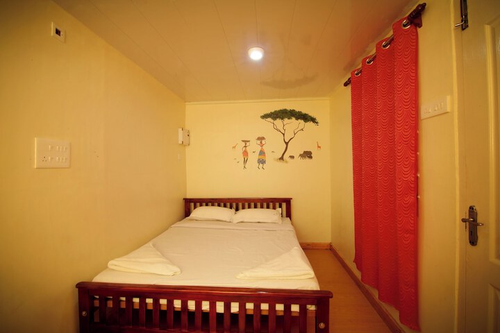 Room 6 of 45