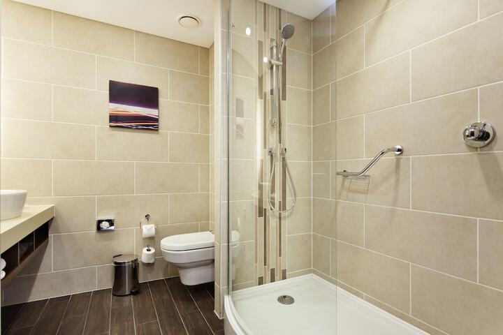 Room 10 of 25
