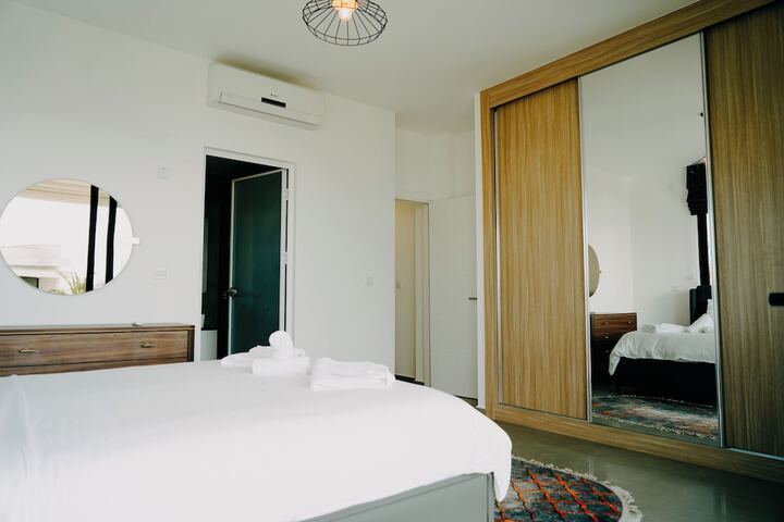 Room 47 of 196