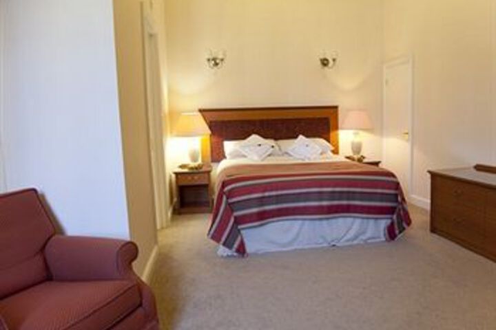 Room 7 of 10