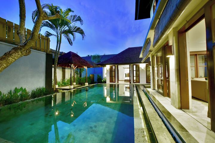 Pool Hotel