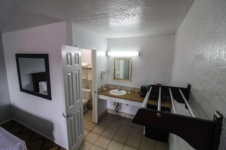 Room 11 of 29