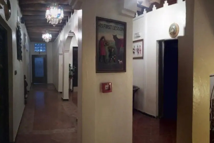 Room 7 of 10