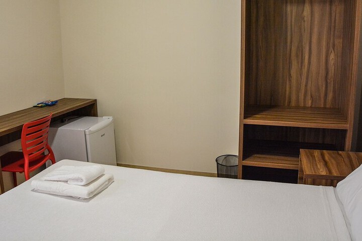 Room 16 of 50