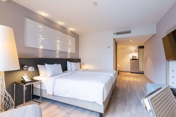 Room 35 of 115