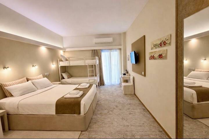 Room 26 of 86