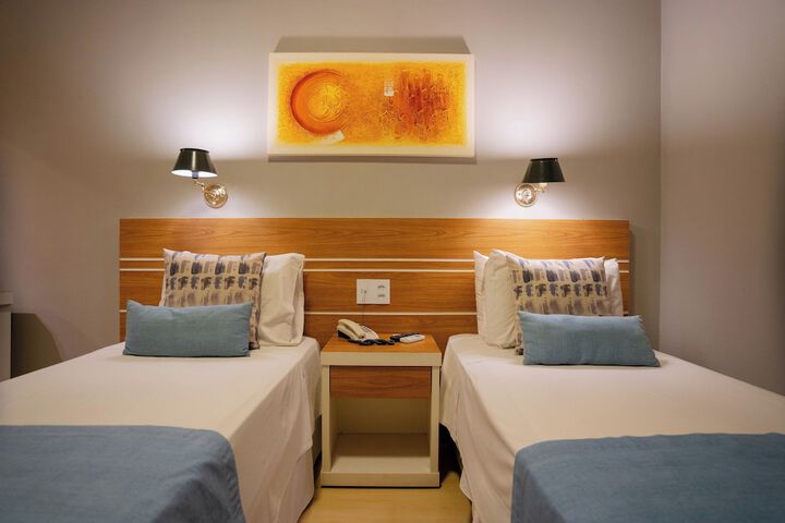Room 34 of 175