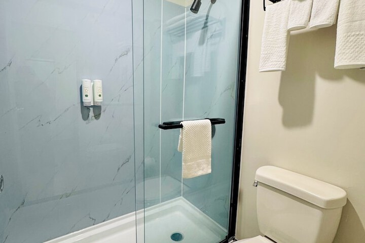 Room 6 of 6