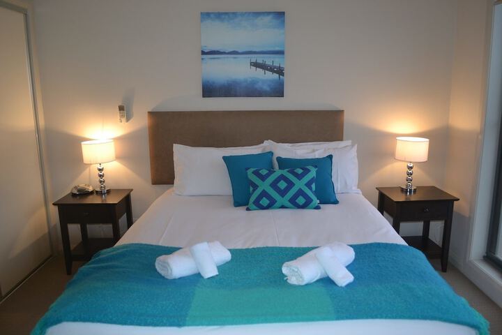 Room 6 of 24