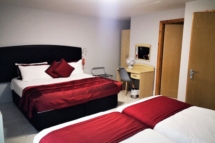 Room 40 of 219