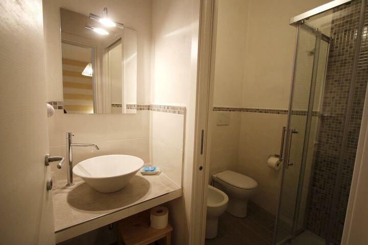 Room 12 of 26