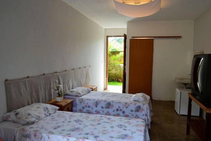 Room 4 of 15