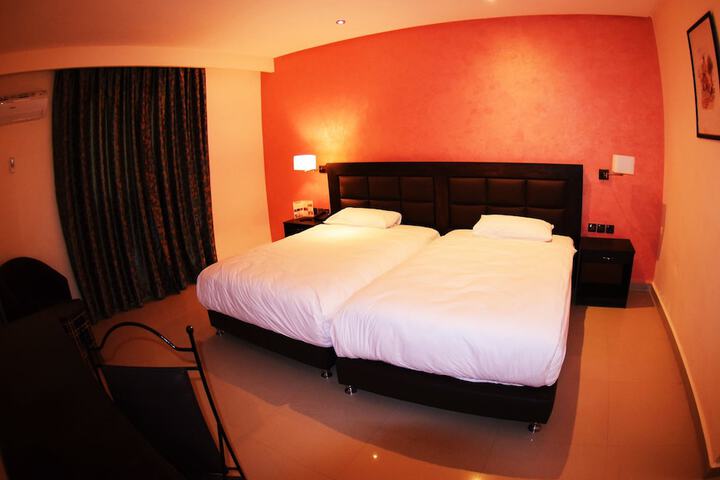 Room 6 of 42