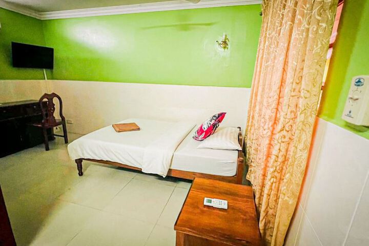 Room 18 of 39