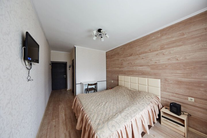 Room 15 of 25